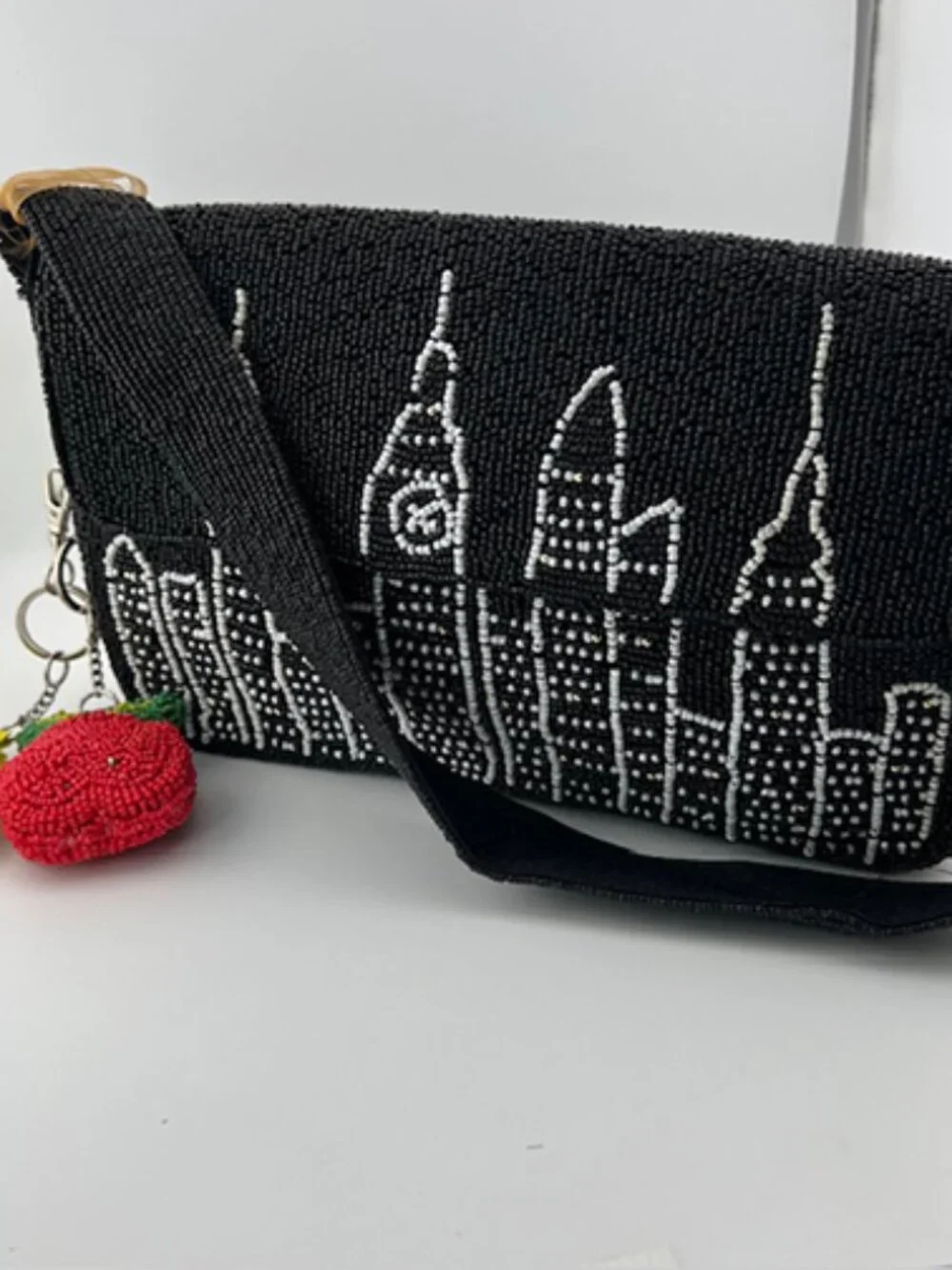 TikTok Sensation! Hand-beaded Shoulder Bag, New York Skyline Design w/Bag Charms - Picture 2 of 8